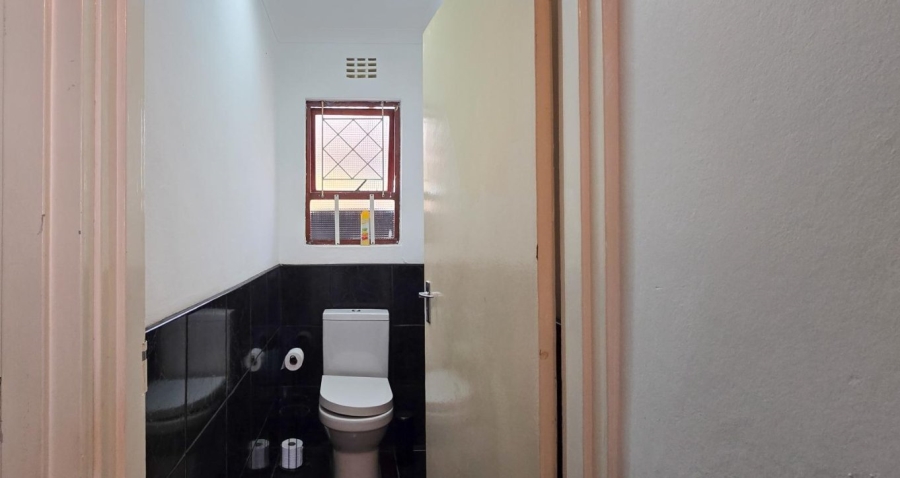 3 Bedroom Property for Sale in Nahoon Valley Park Eastern Cape